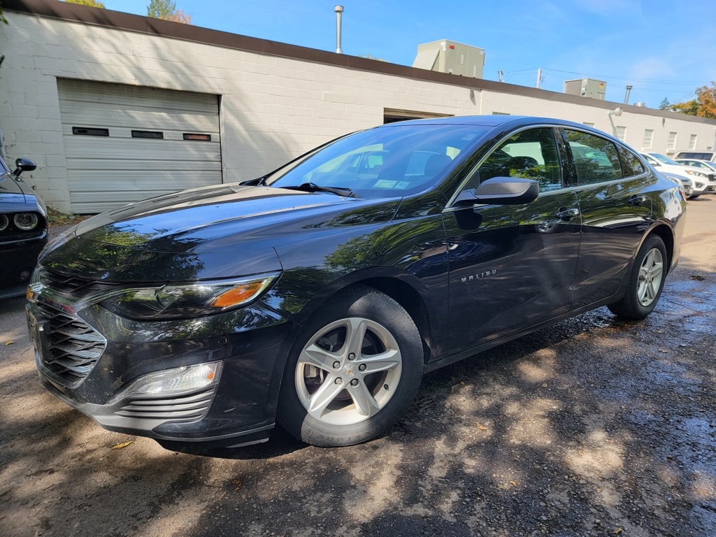 2023 Chevrolet Malibu LS photo 4