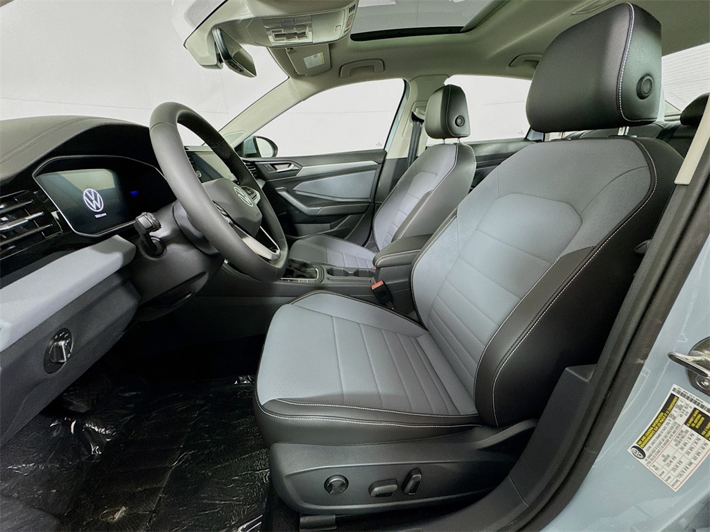 2025 Volkswagen Jetta 1.5T SE photo 6