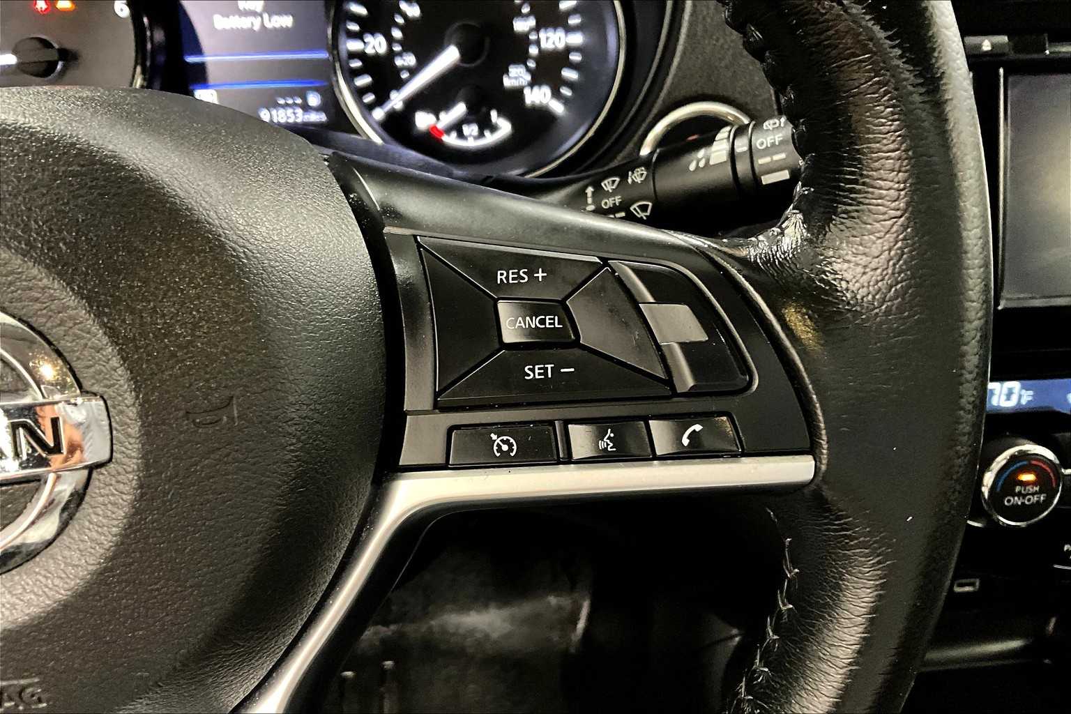 2019 Nissan Rogue SV photo 22