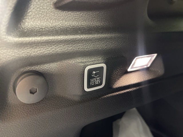 2025 Jeep Grand Cherokee Limited photo 8