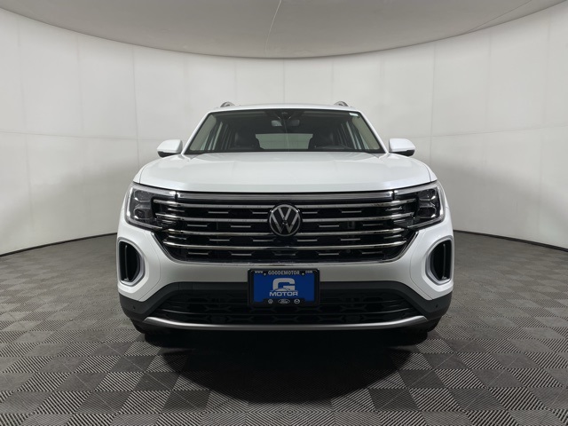 2025 Volkswagen Atlas SEL photo 3