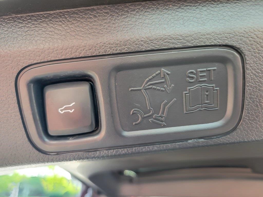 2022 Lincoln Navigator Black Label photo 17