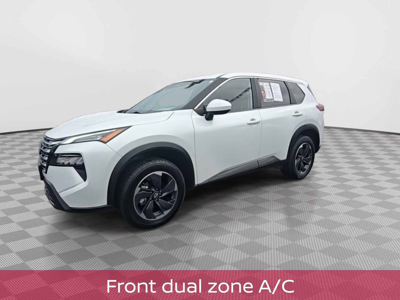 2024 Nissan Rogue SV photo 3