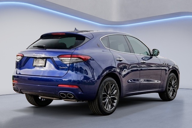 2024 Maserati Levante GT photo 6