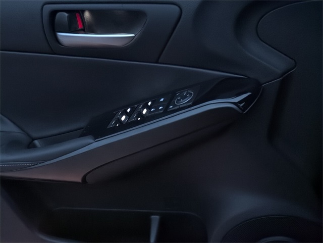 2024 Lexus IS 300 photo 20