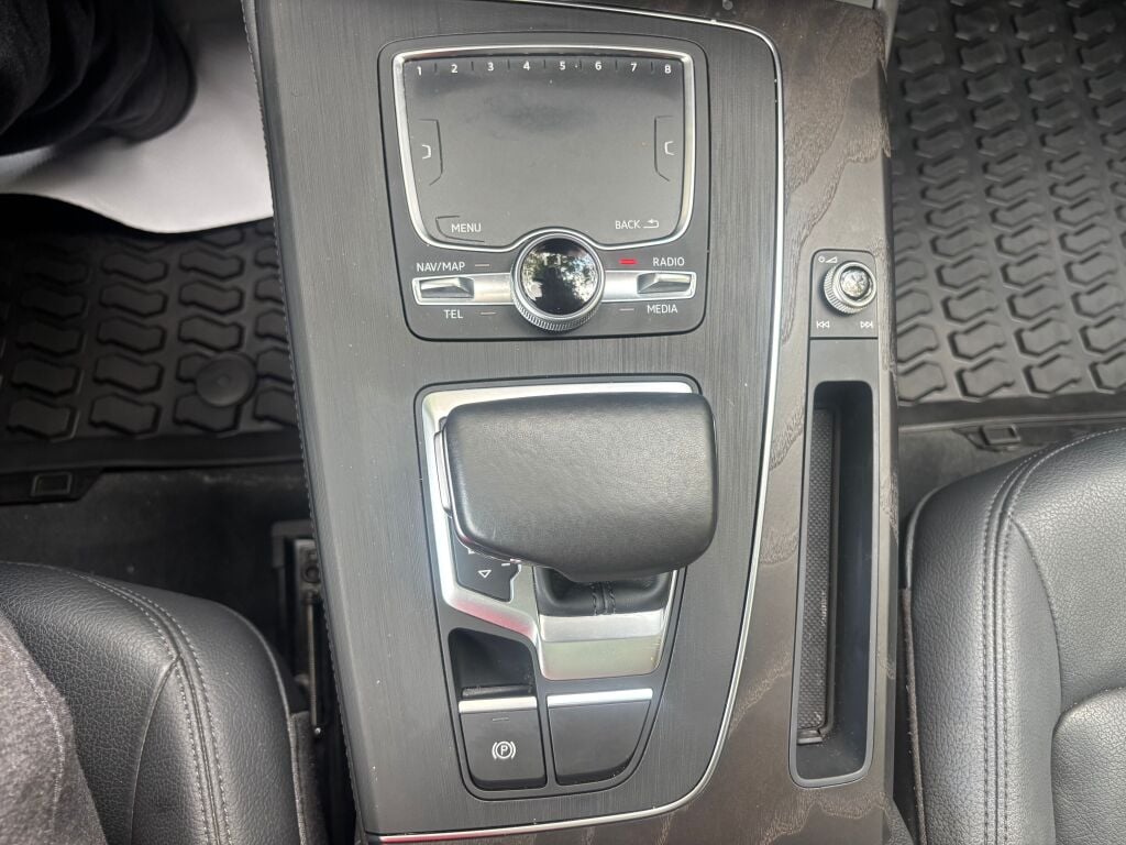 2020 Audi Q5 Premium Plus photo 22