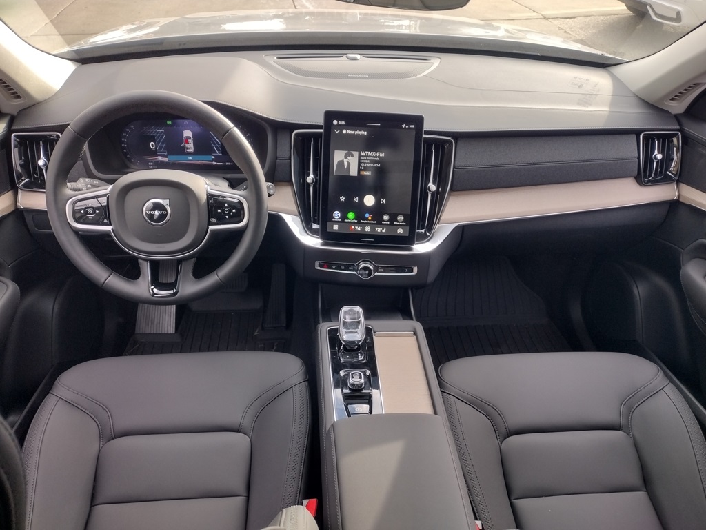 2026 VOLVO XC90 - Image 21