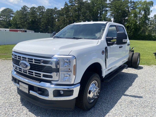 2025 Ford Chassis Cab F-350® XL