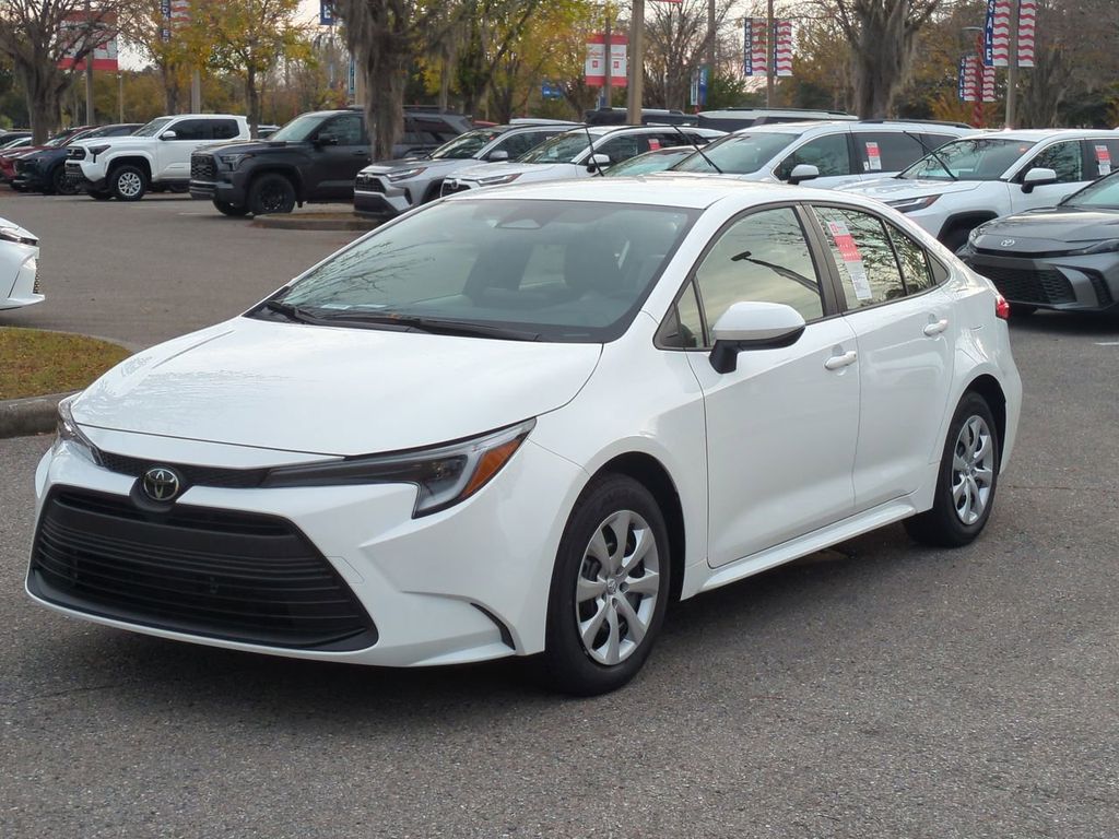 2026 Toyota Corolla LE's photo