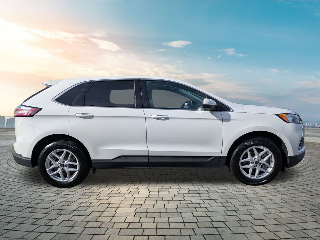 2024 Ford Edge SEL photo 4