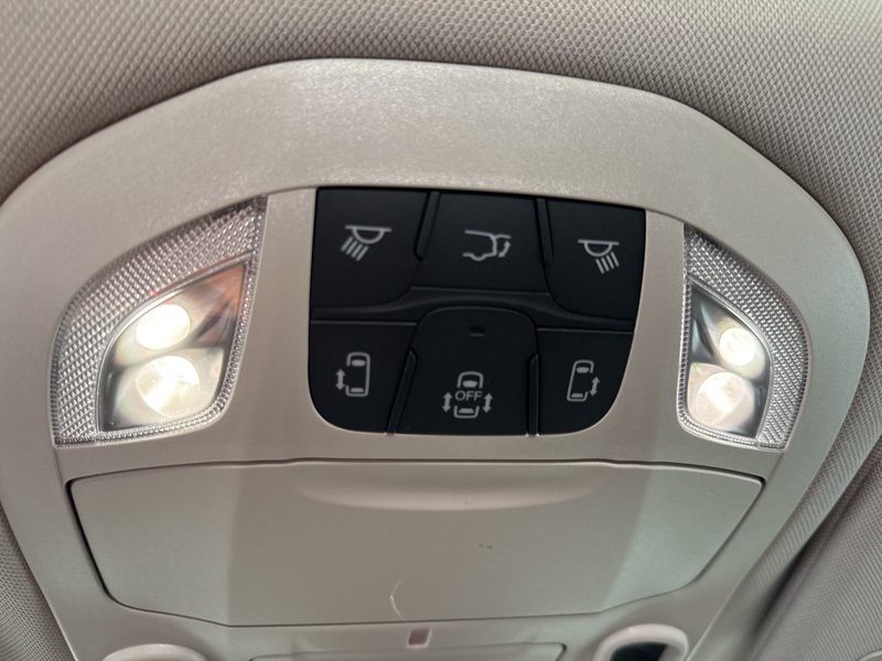 2019 Chrysler Pacifica Limited photo 38