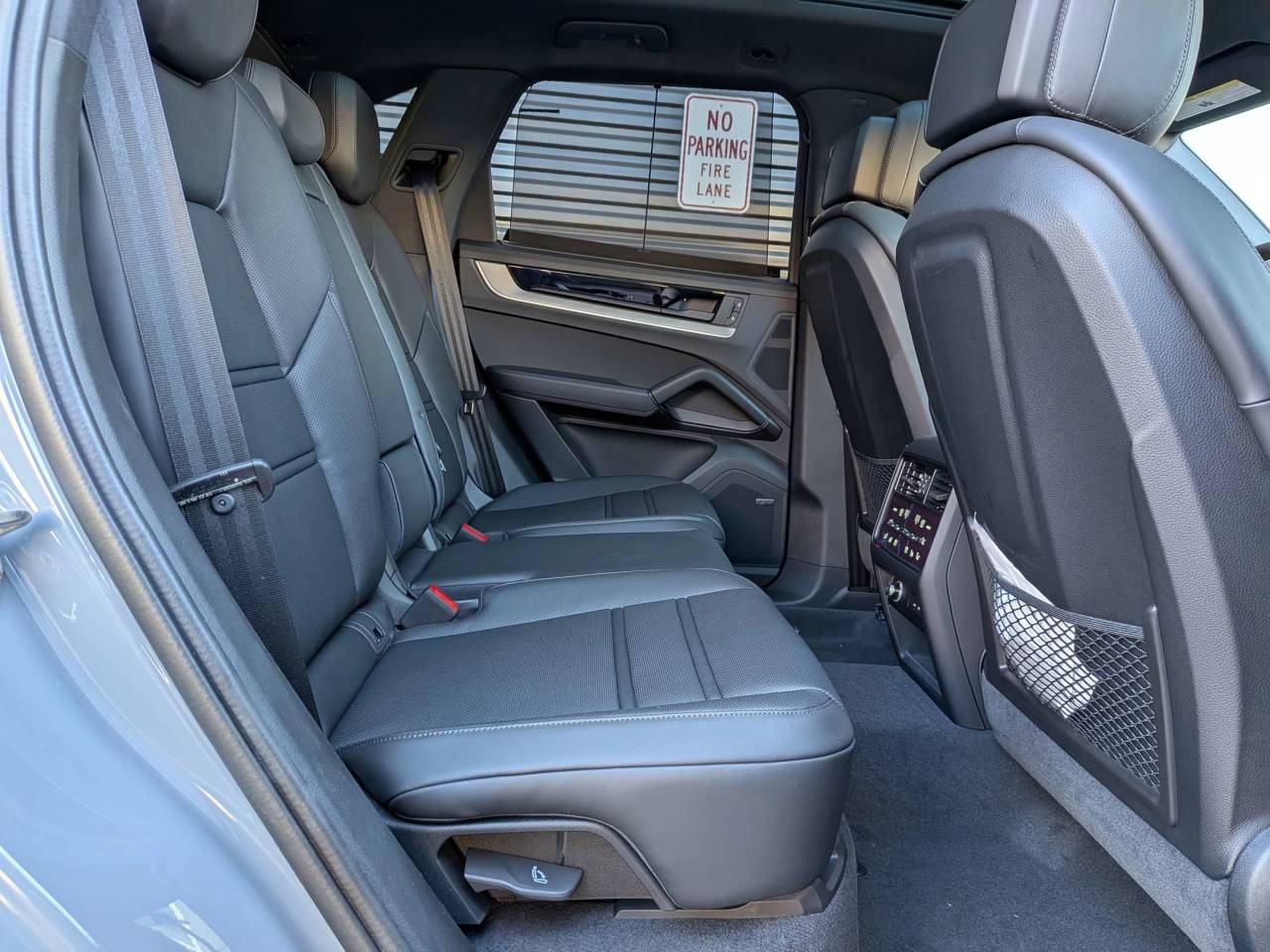 2025 Porsche Cayenne S E-Hybrid photo 20