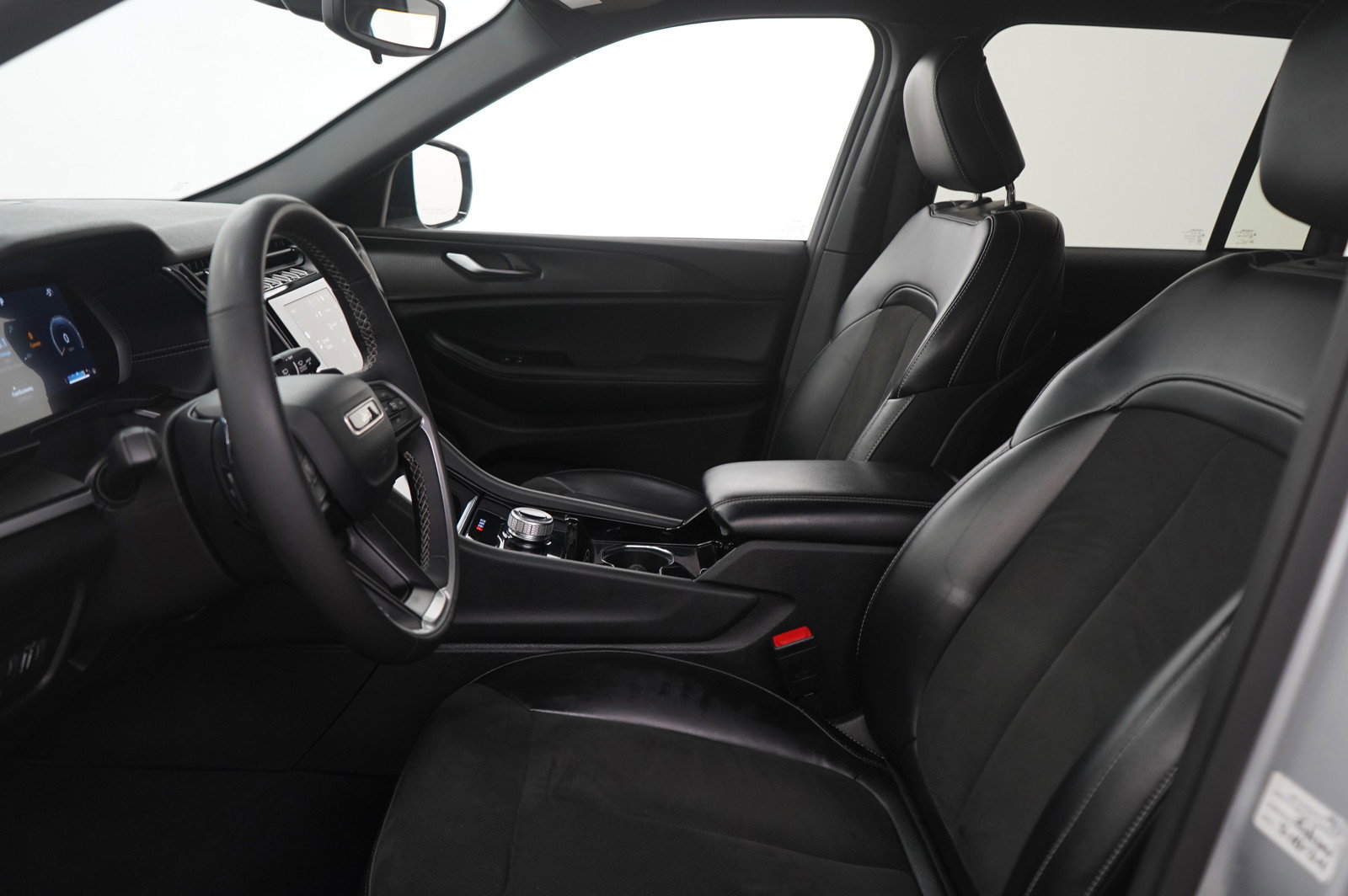 2023 Jeep Grand Cherokee Altitude photo 13