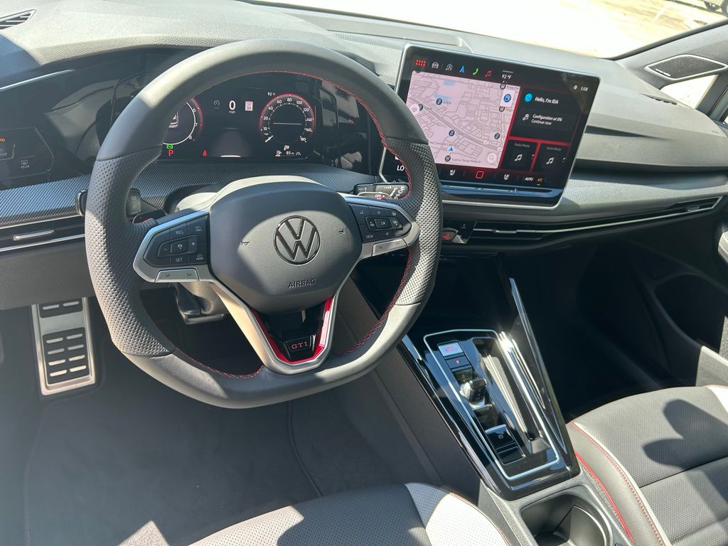 2025 Volkswagen Golf GTI SE photo 7