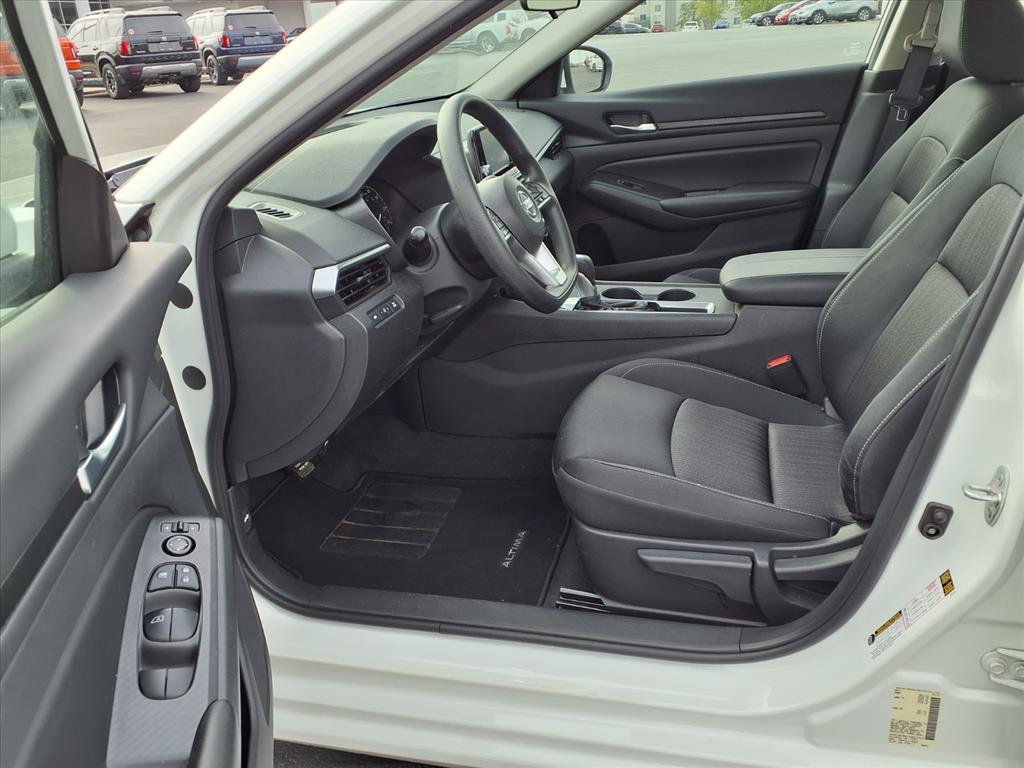 2022 Nissan Altima 2.5 S photo 16