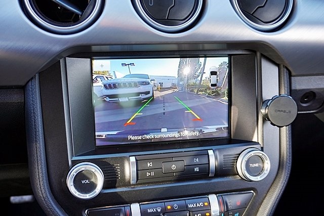 Used 2020 White Ford GT Premium image 22