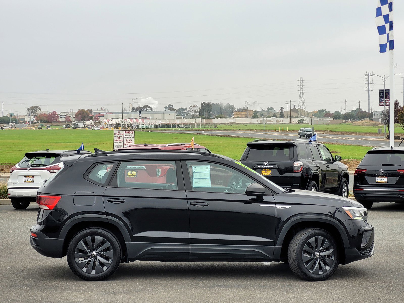 2023 Volkswagen Taos S photo 3