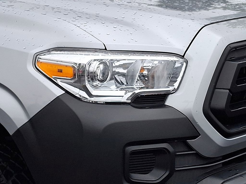 2022 Toyota Tacoma SR photo 9