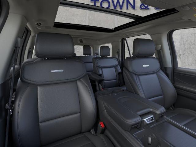 2025 Ford Expedition Platinum photo 8
