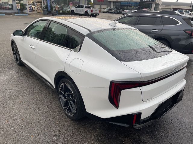 2025 Kia K4 GT-Line photo 4