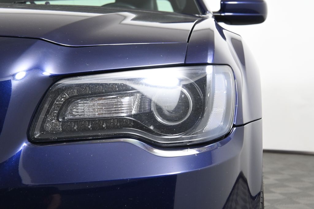 2017 Chrysler 300 S photo 10