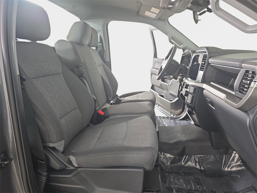 2025 Ford F-150 XL photo 6