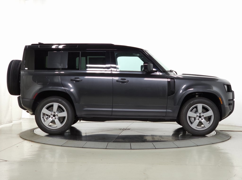 2026 LAND ROVER DEFENDER - Image 6