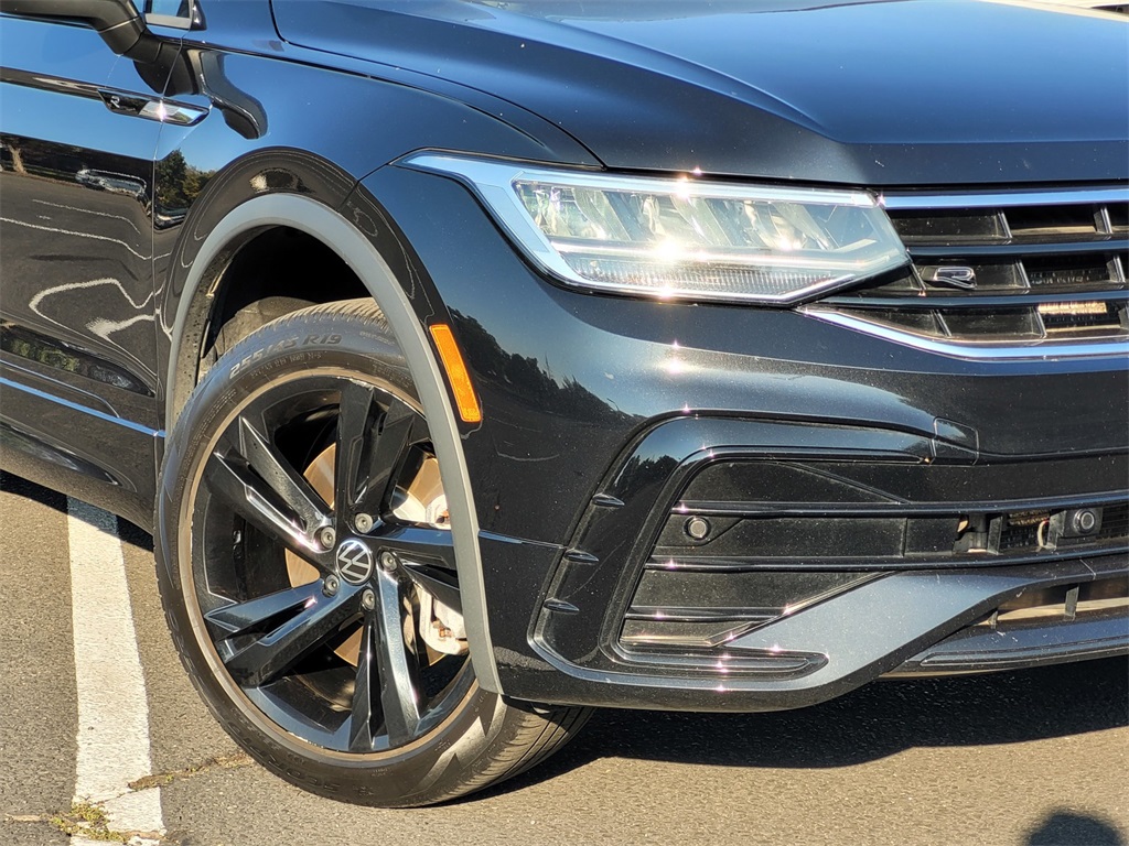 2023 Volkswagen Tiguan SE R-Line Black photo 4