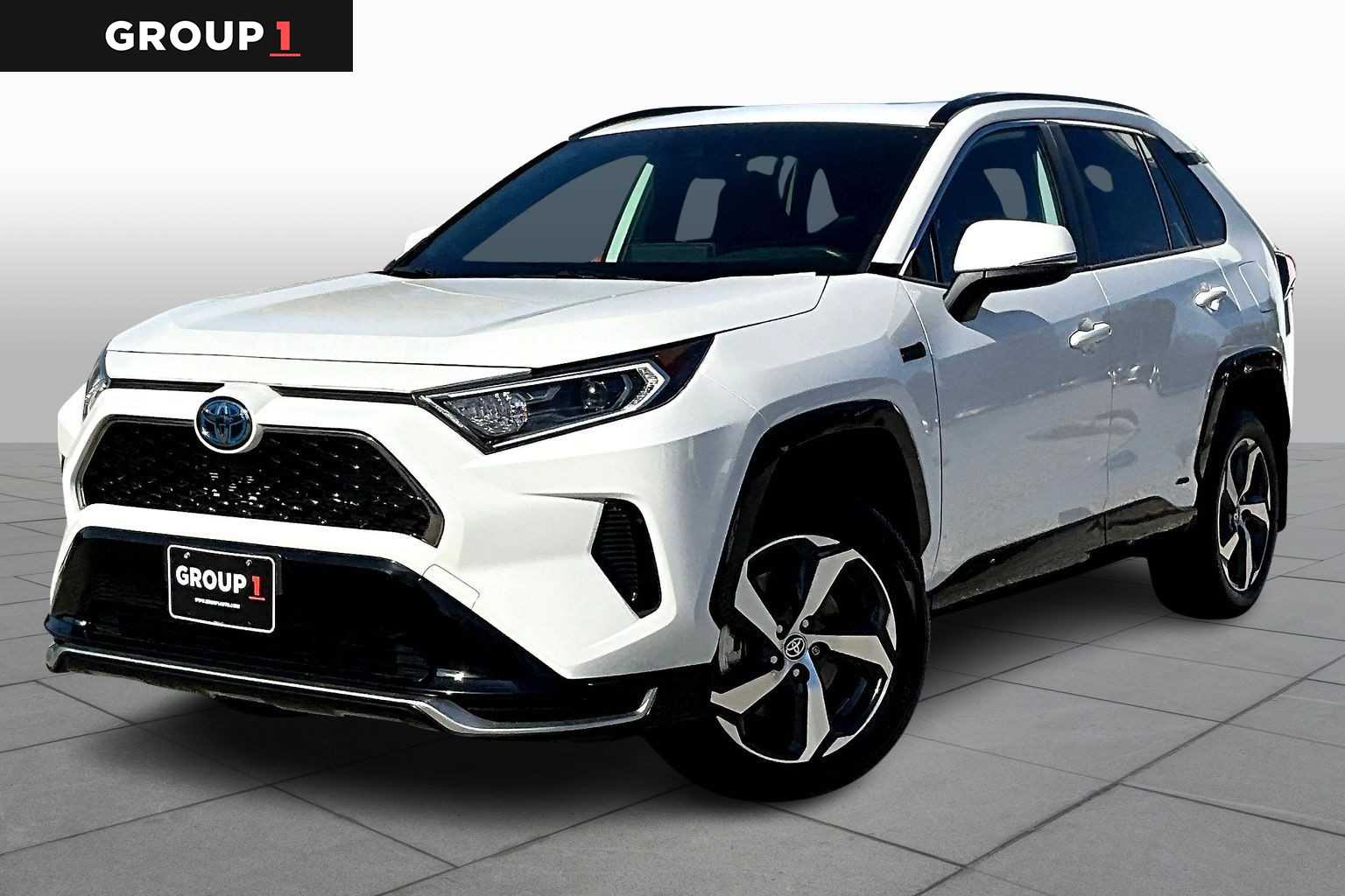 2021 Toyota RAV4 SE's photo