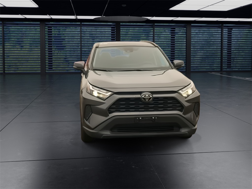 2023 Toyota RAV4 XLE photo 2
