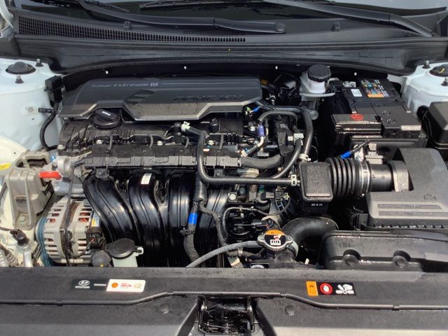 2024 Hyundai Elantra SE photo 13