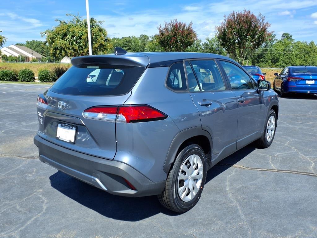 2023 Toyota Corolla Cross L photo 3