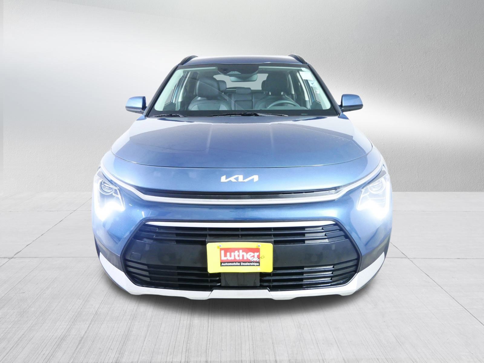 Used 2025 Kia Niro EX with VIN KNDCR3LE0S5304981 for sale in Brooklyn Center, Minnesota