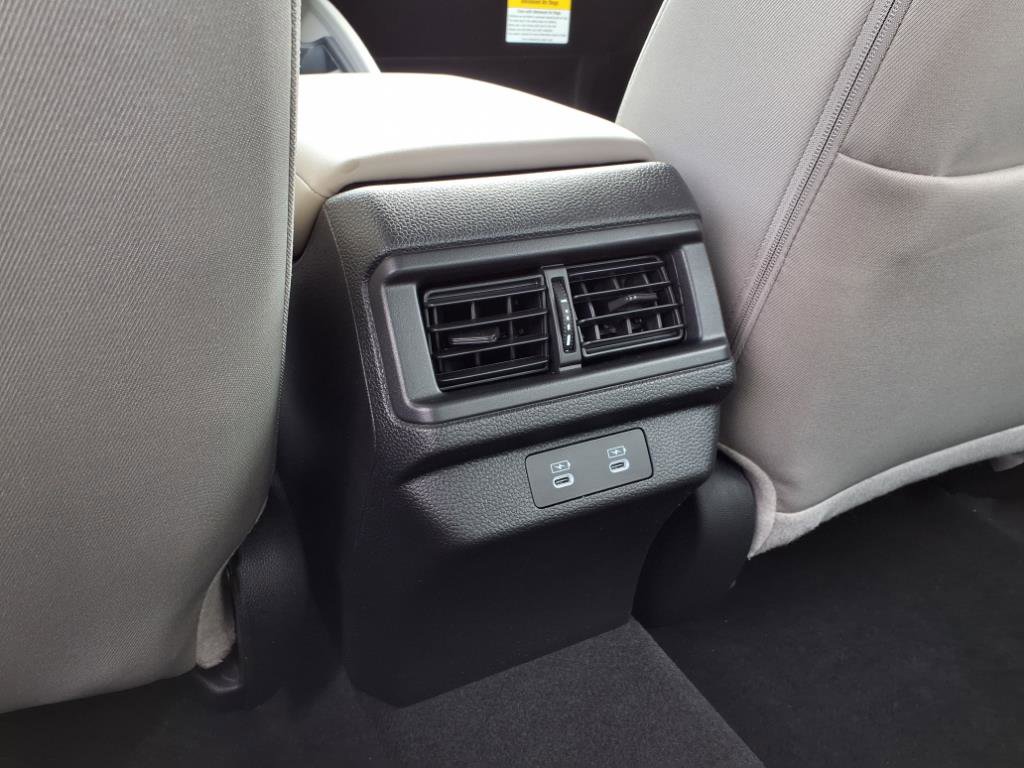 2025 Honda Accord LX photo 6