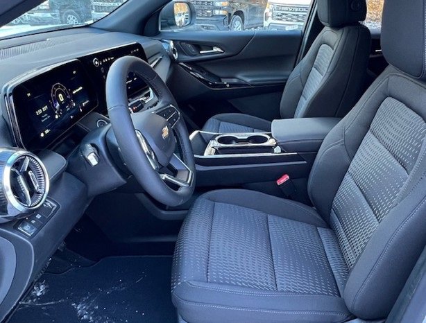 2026 Chevrolet Equinox LT photo 13