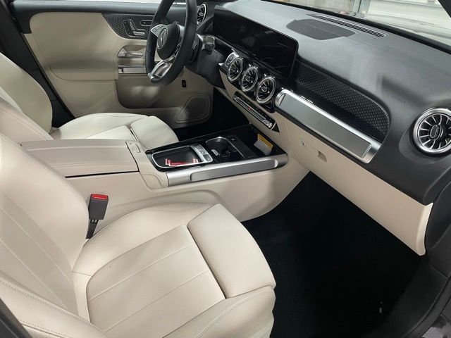 2025 Mercedes Benz GLB 250 4MATIC photo 9