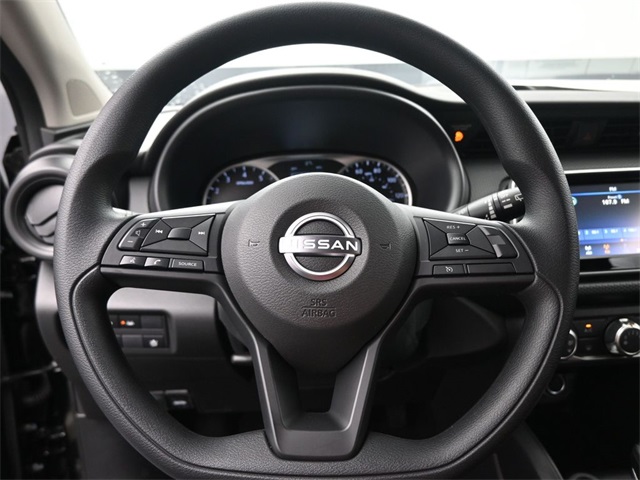 2025 Nissan Kicks Play S photo 3