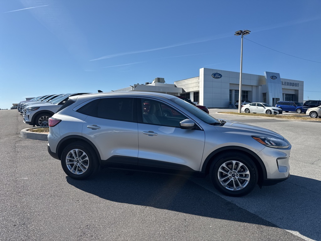 2020 Ford Escape SE's photo