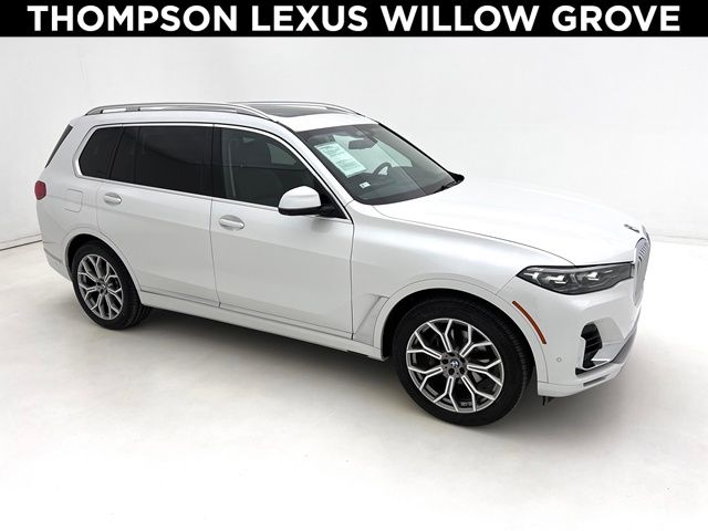 2021 BMW X7 40i's photo
