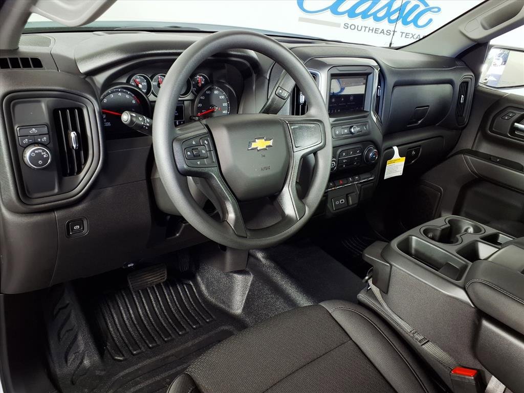 2026 Chevrolet Silverado 1500 photo 3