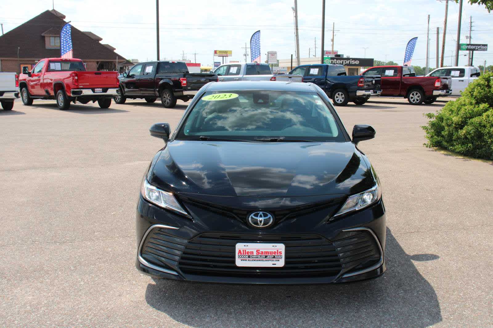 2023 Toyota Camry LE photo 2