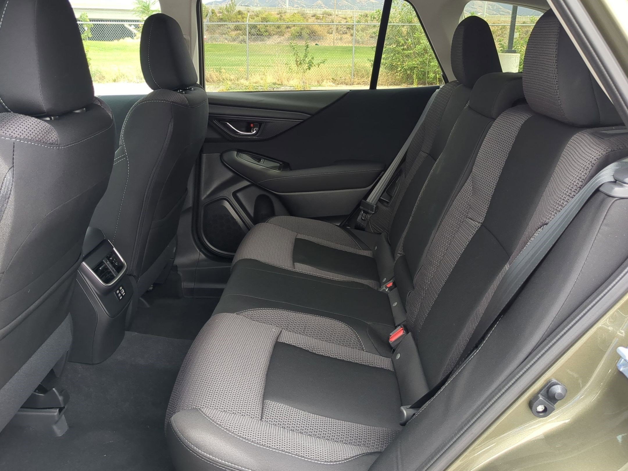 2025 Subaru Outback Premium photo 16