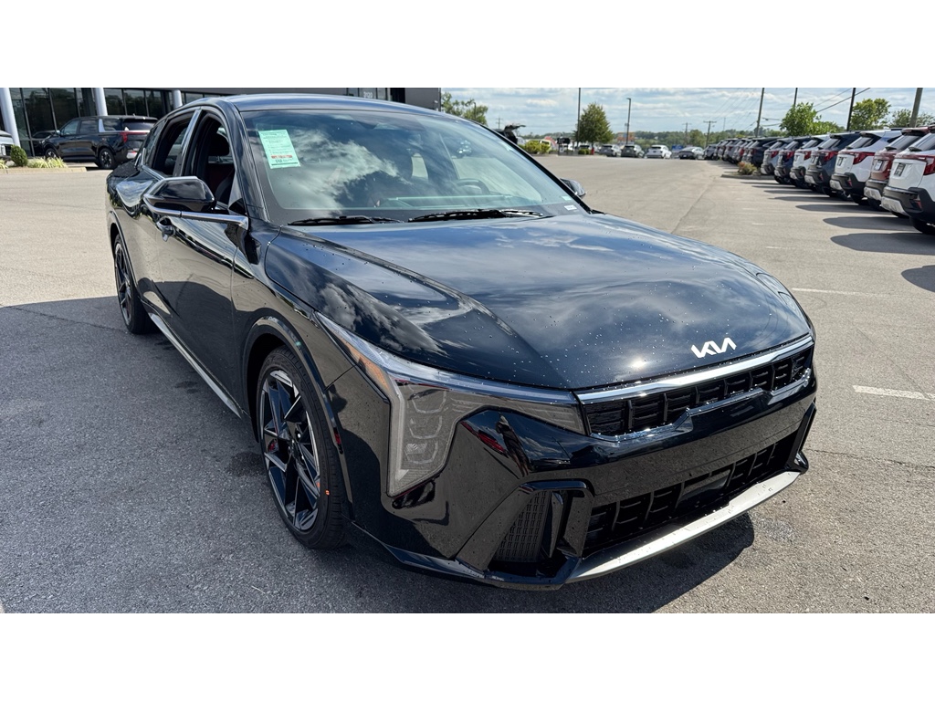 2025 Kia K4 GT-Line photo 2