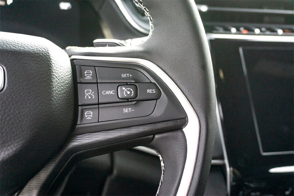 2025 Jeep Grand Cherokee Laredo X photo 14