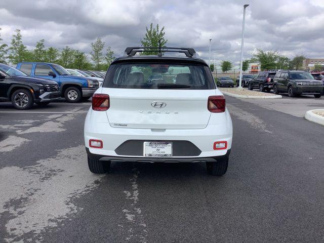 2025 Hyundai Venue Limited photo 7