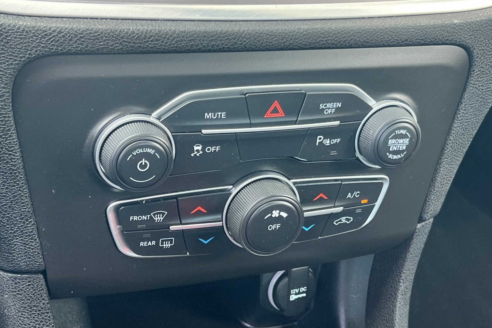 2022 Dodge Charger SXT photo 19