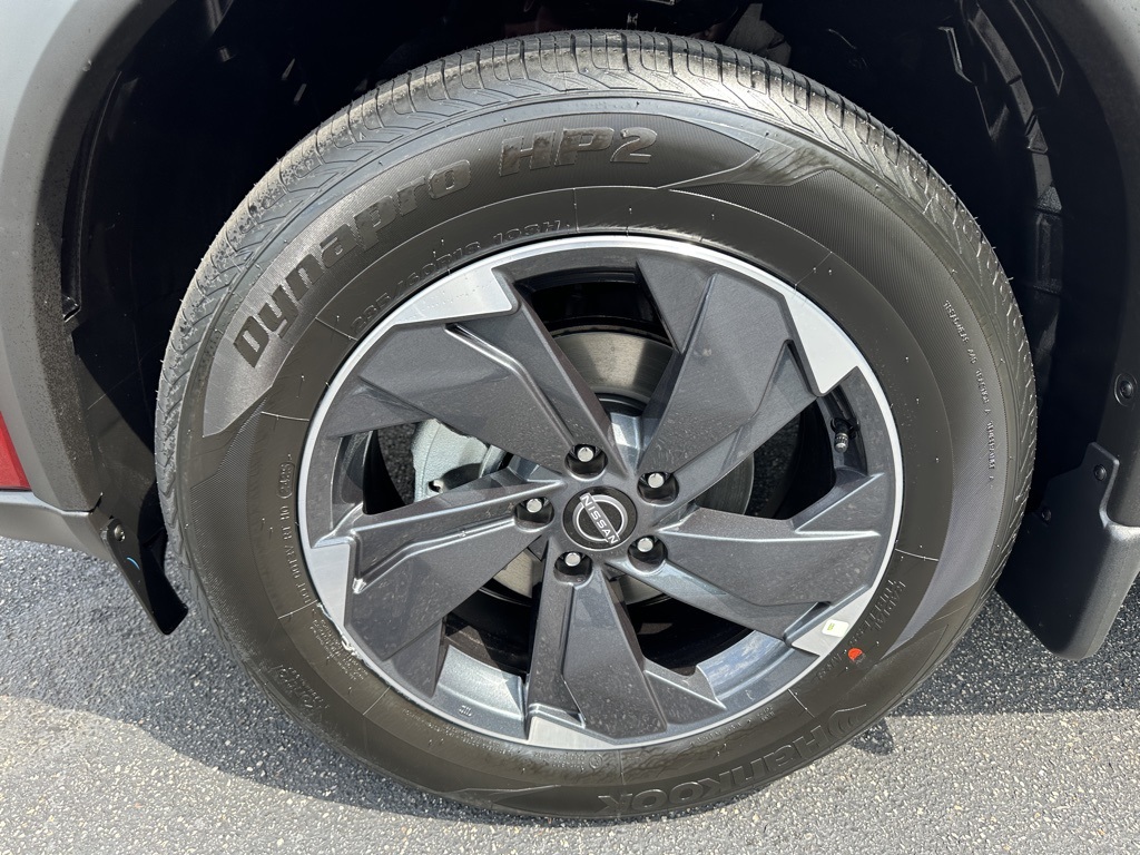 2026 Nissan Rogue SV photo 12