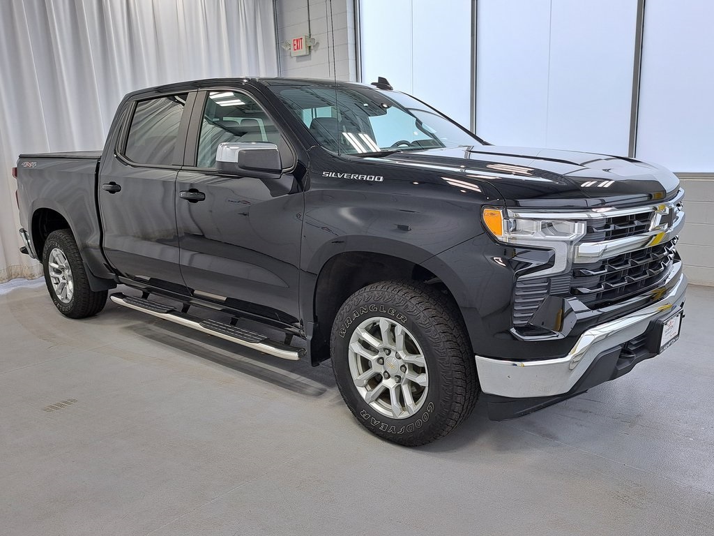 2022 Chevrolet Silverado 1500 LT photo 3