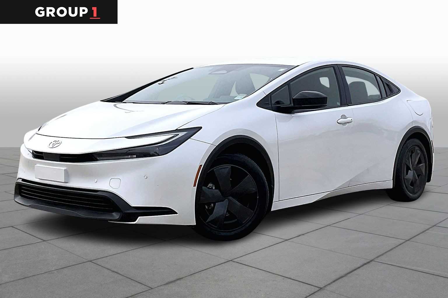 2024 Toyota Prius LE's photo