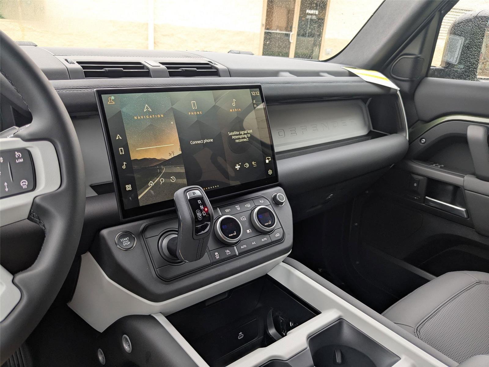 2026 Land Rover Defender 110 S photo 19